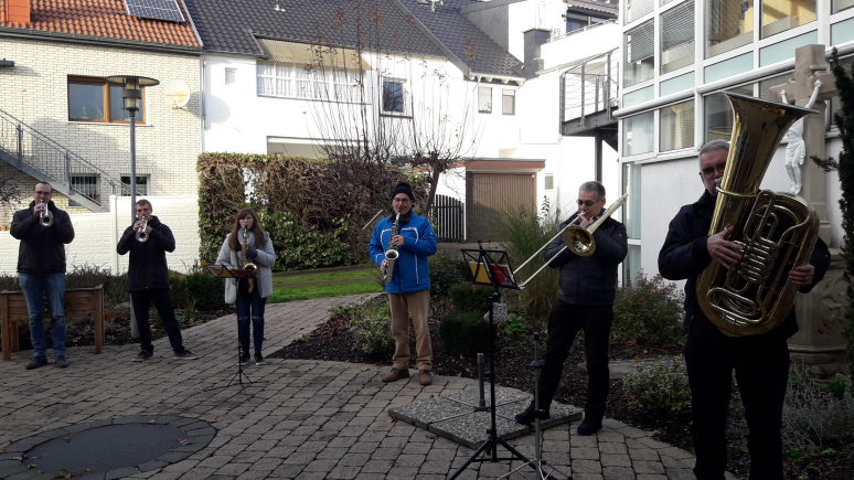 Featured image for “Der Verein der Musikfreunde Hülzweiler bringt etwas Licht und Freude in die vorweihnachtliche Zeit.”